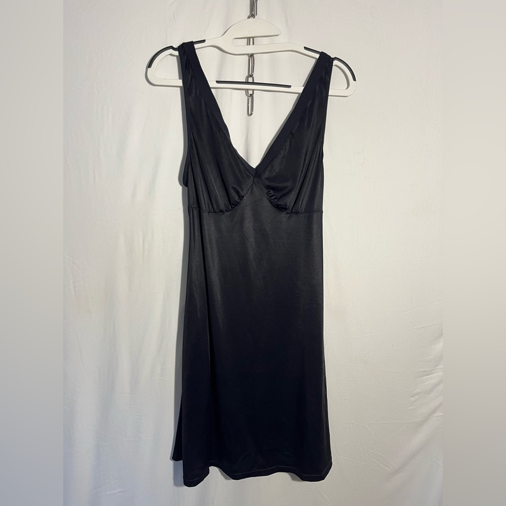 V Neck Slip w/Adjustable Straps EUC